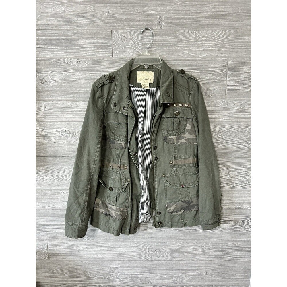 Womens Daytrip Blinged camo button up jacket w pockets - size Large